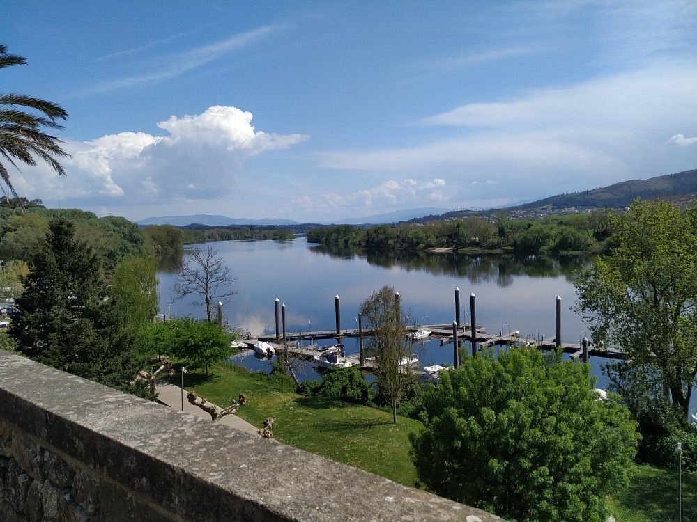 Paseo Fluvial do Miño