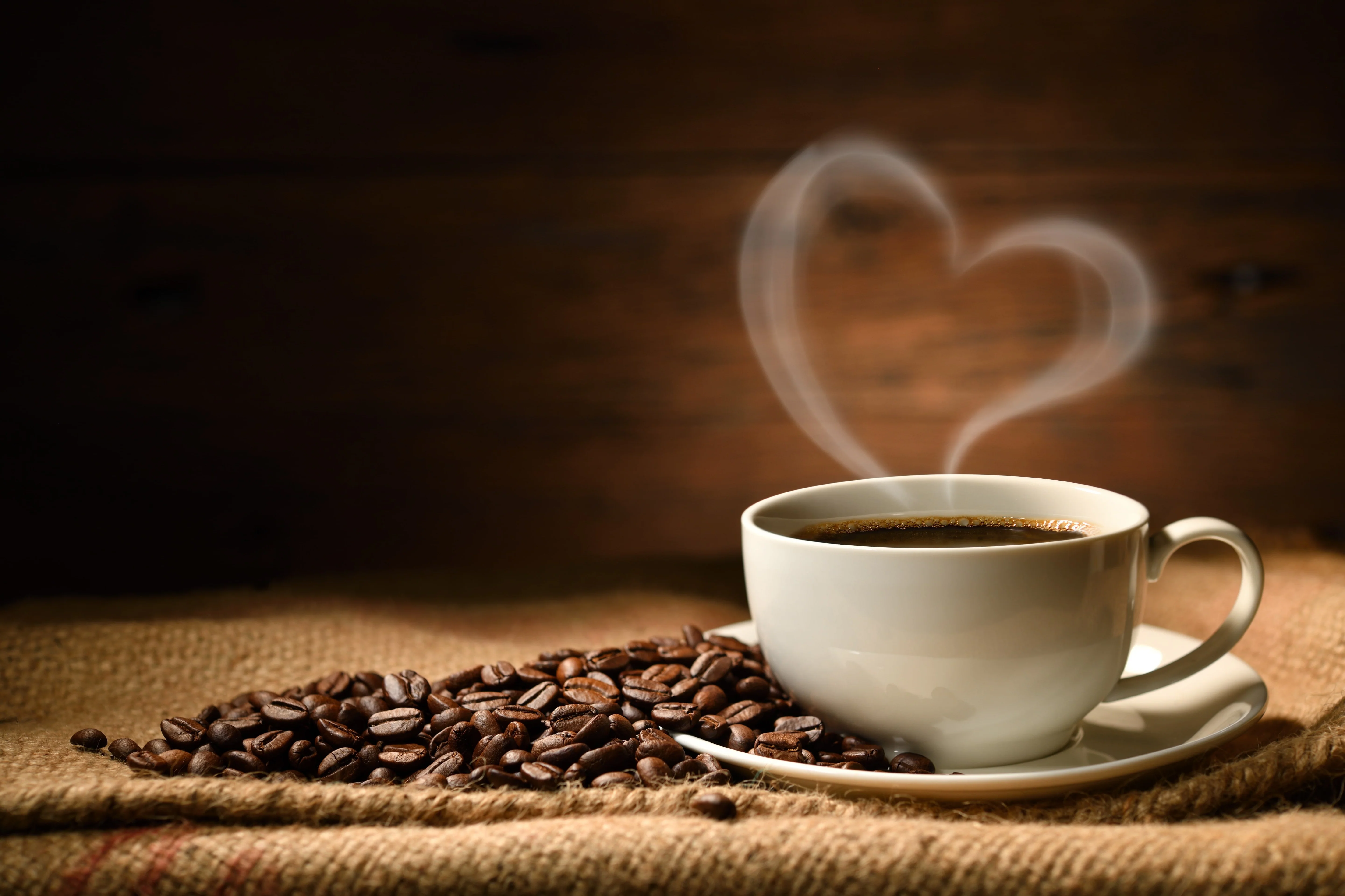 Mitos vs Fakta: Benarkah Kopi Berbahaya untuk Hipertensi?