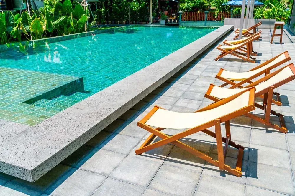 Transform Your Pool Experience - Carta 1