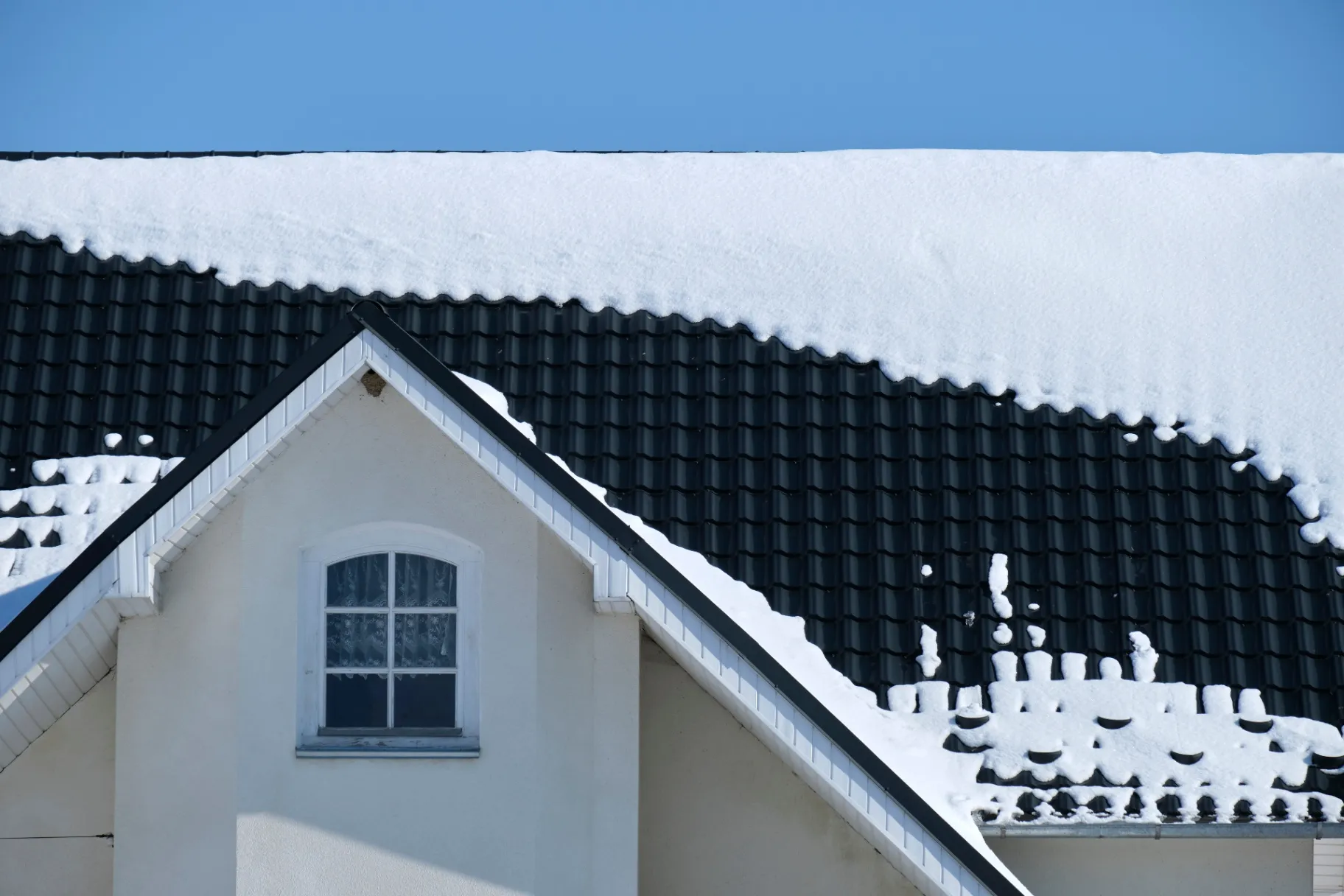 Essential Winter Roofing Tips for Homeowners