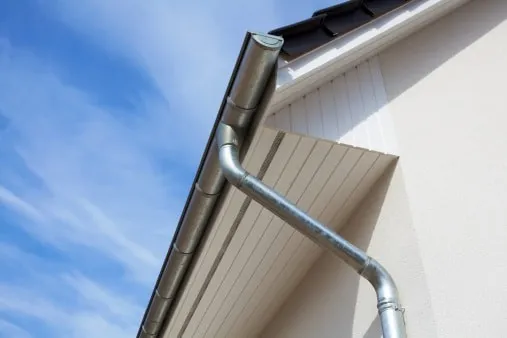 How to Choose the Right Gutter System for Winter