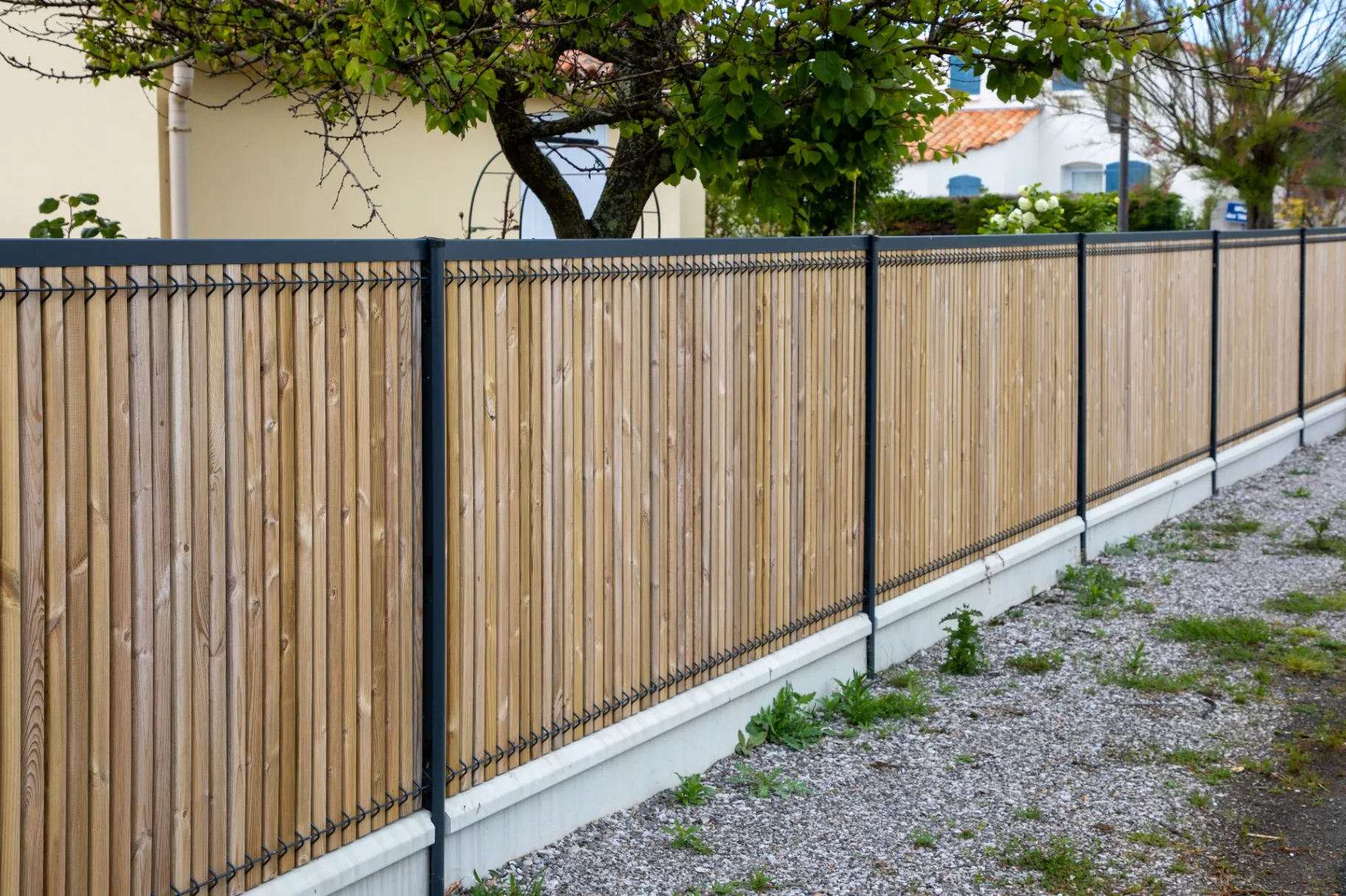 Lobos Fence Builders LLC