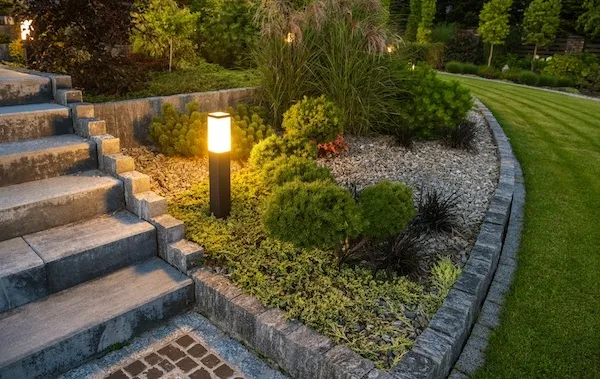 Outdoor lighting installation