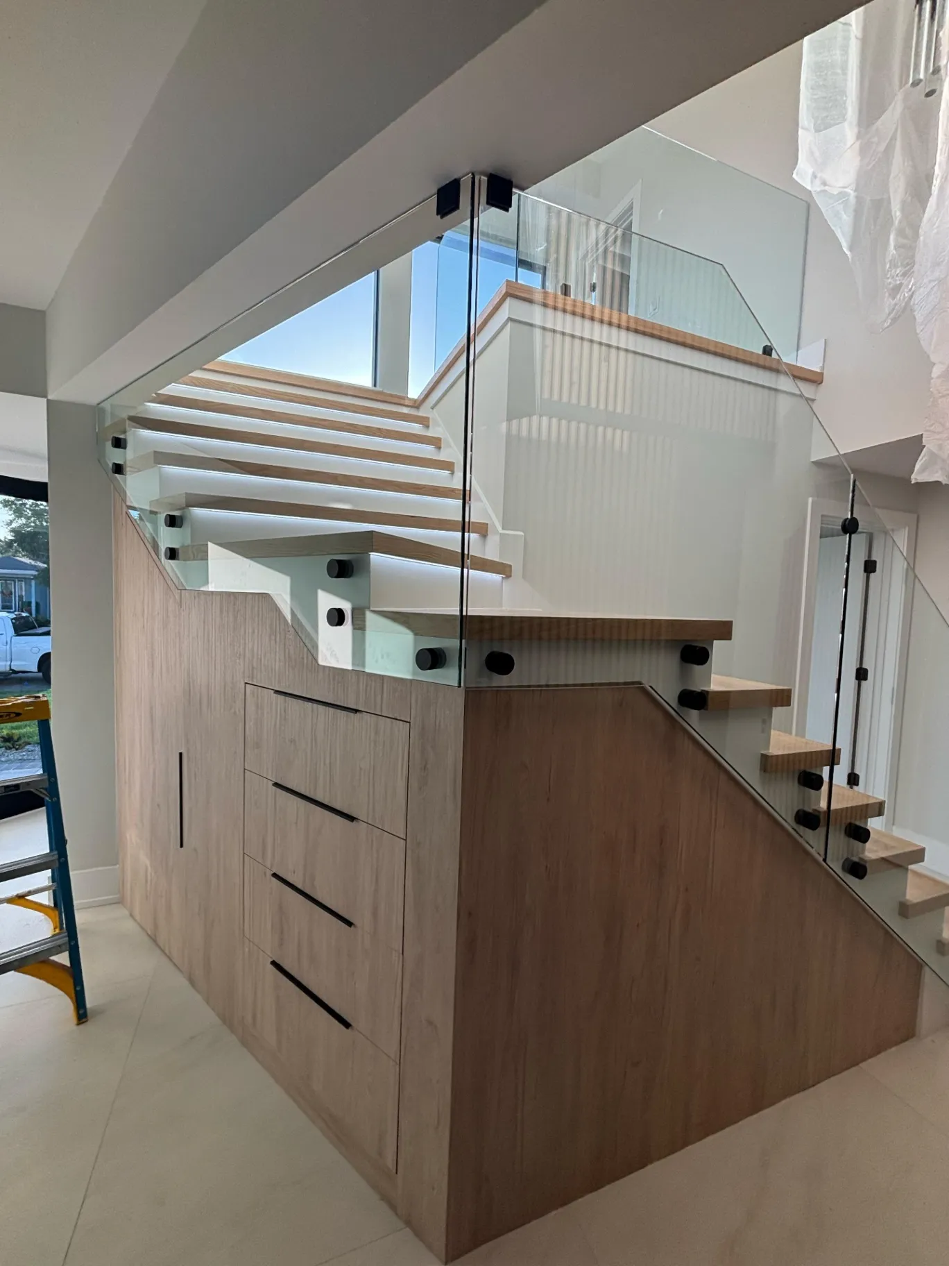 A decade of trusted glass experts at your service - banner