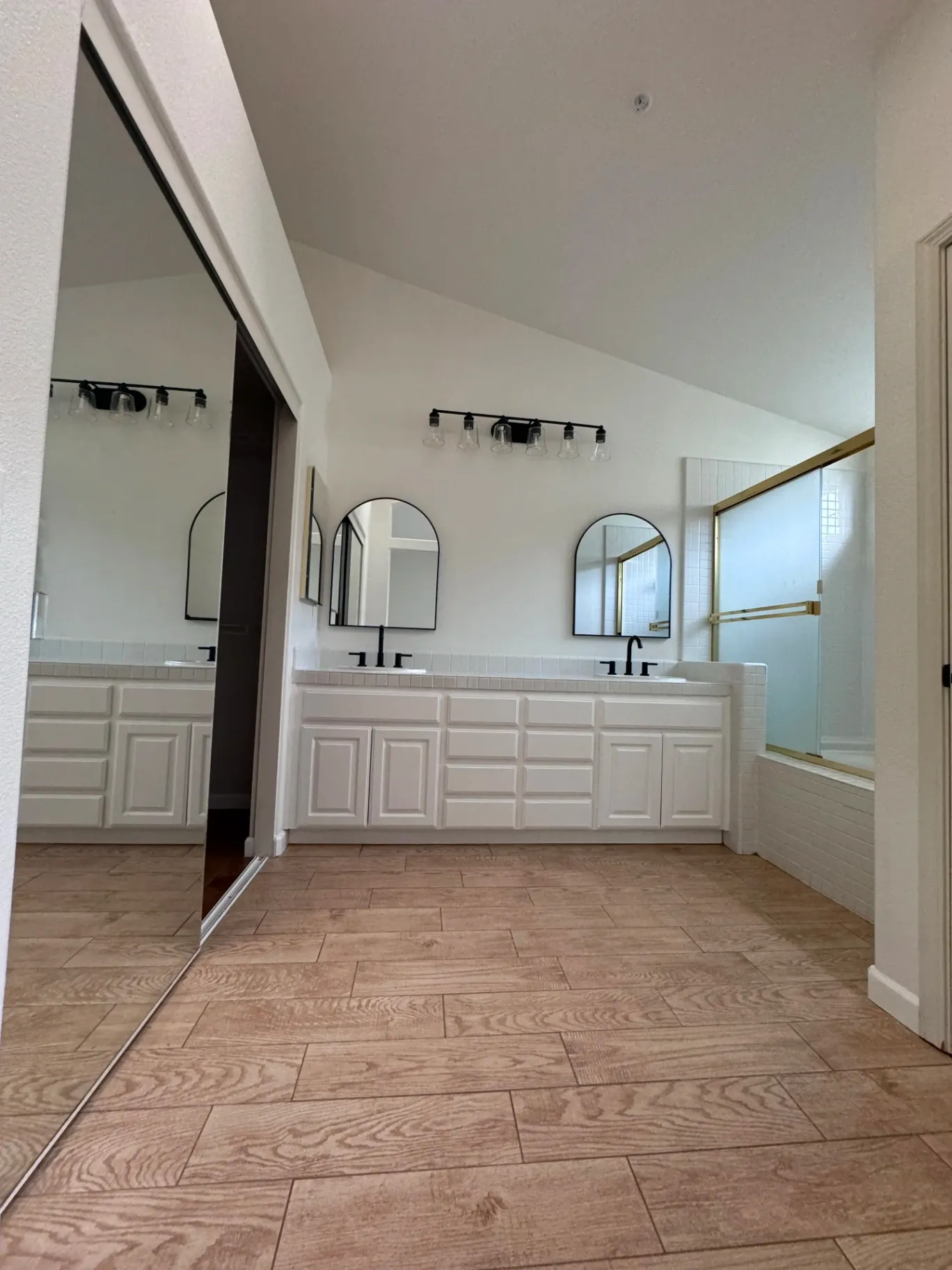 Gallery image 15