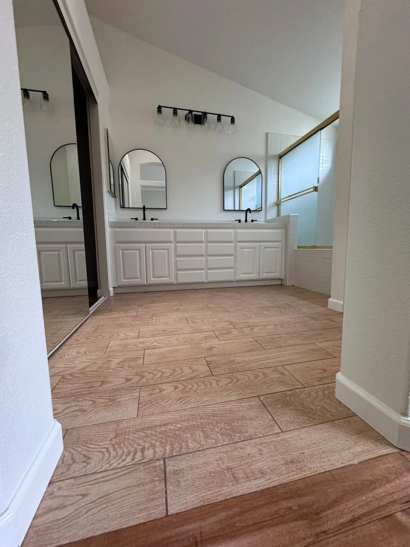 Gallery image 12