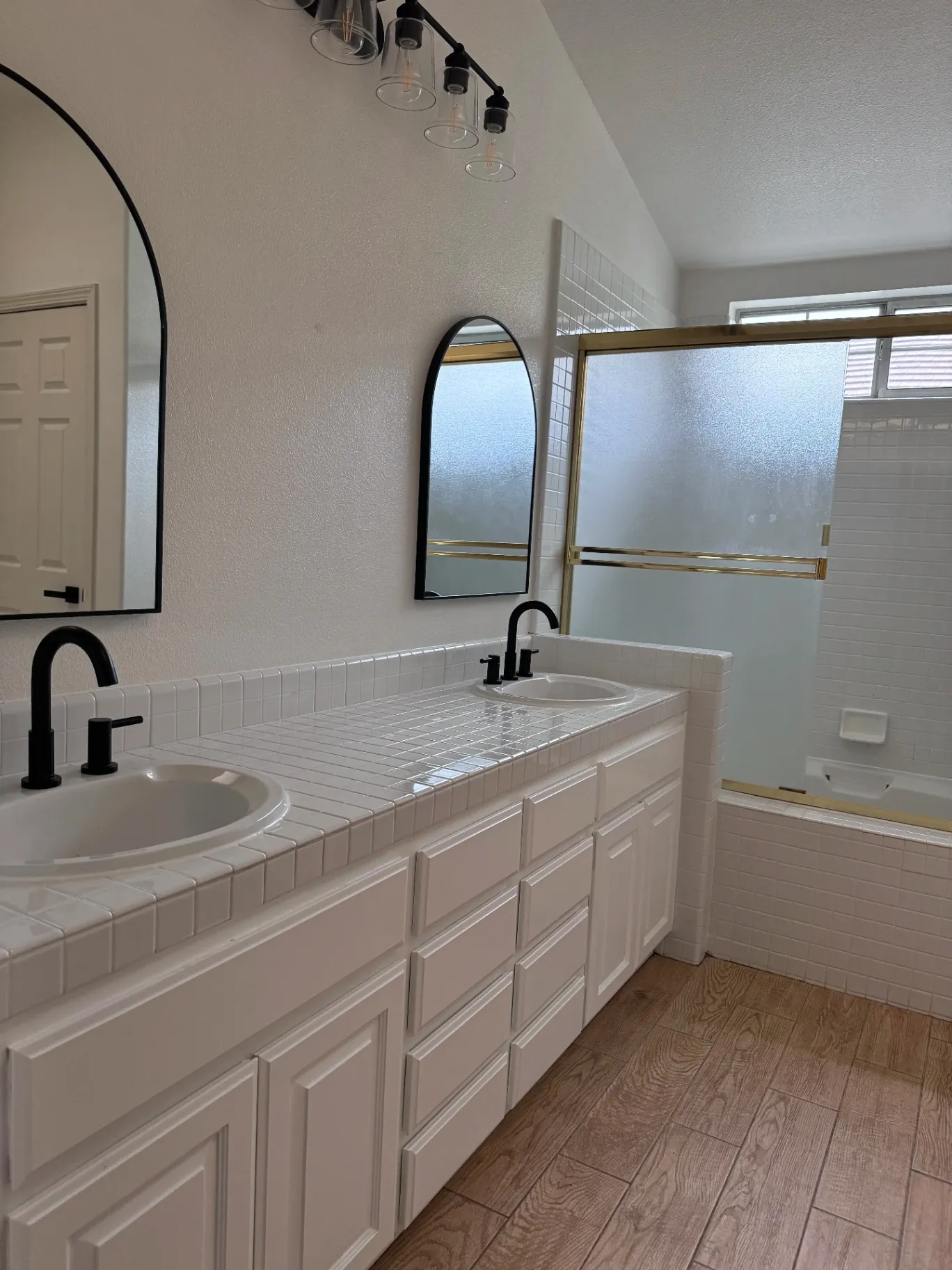 Gallery image 0