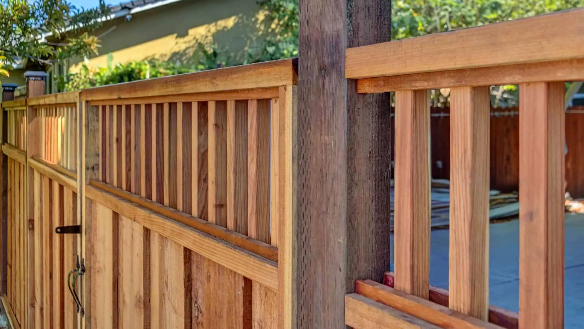 Piano key fence