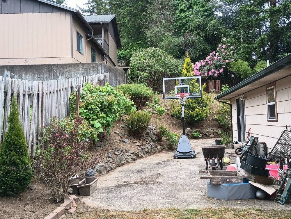 Oregon Green Lawn Maintenance