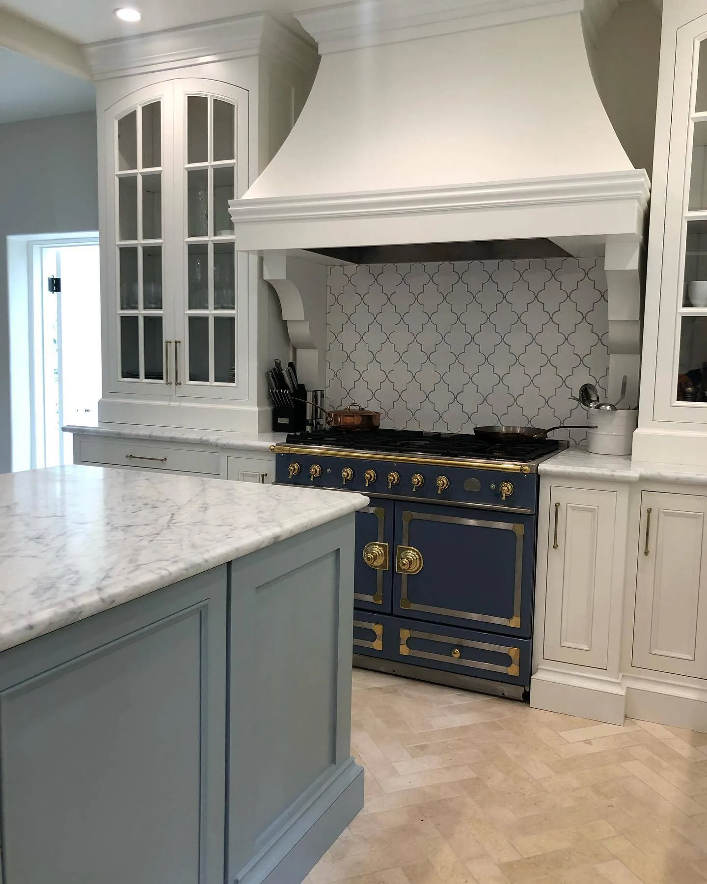 Compliments Cabinetry Inc