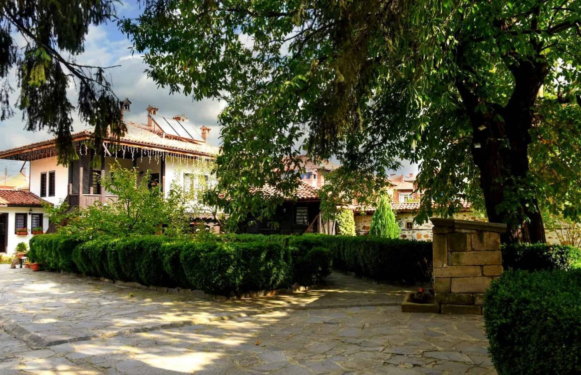 Location and history0