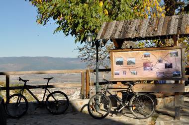 Bicycles at information spot with scenery