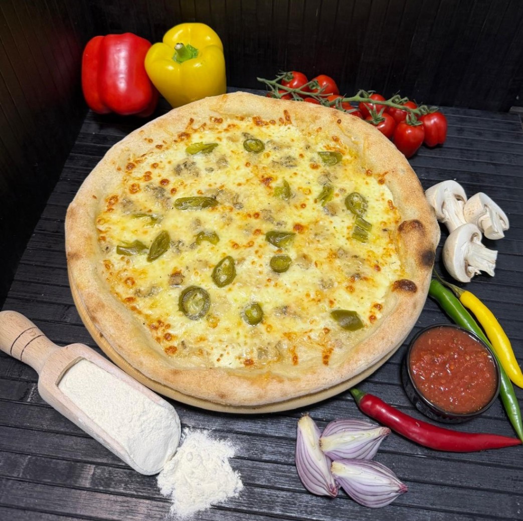 Pizza Hot Quattro Formaggi 32