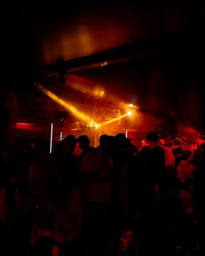 Day Club / Wed