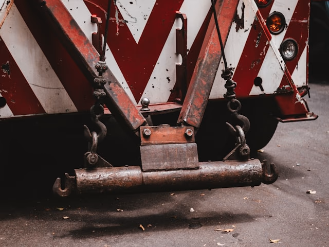 Exploring Different Types of Hoists and Their Applications