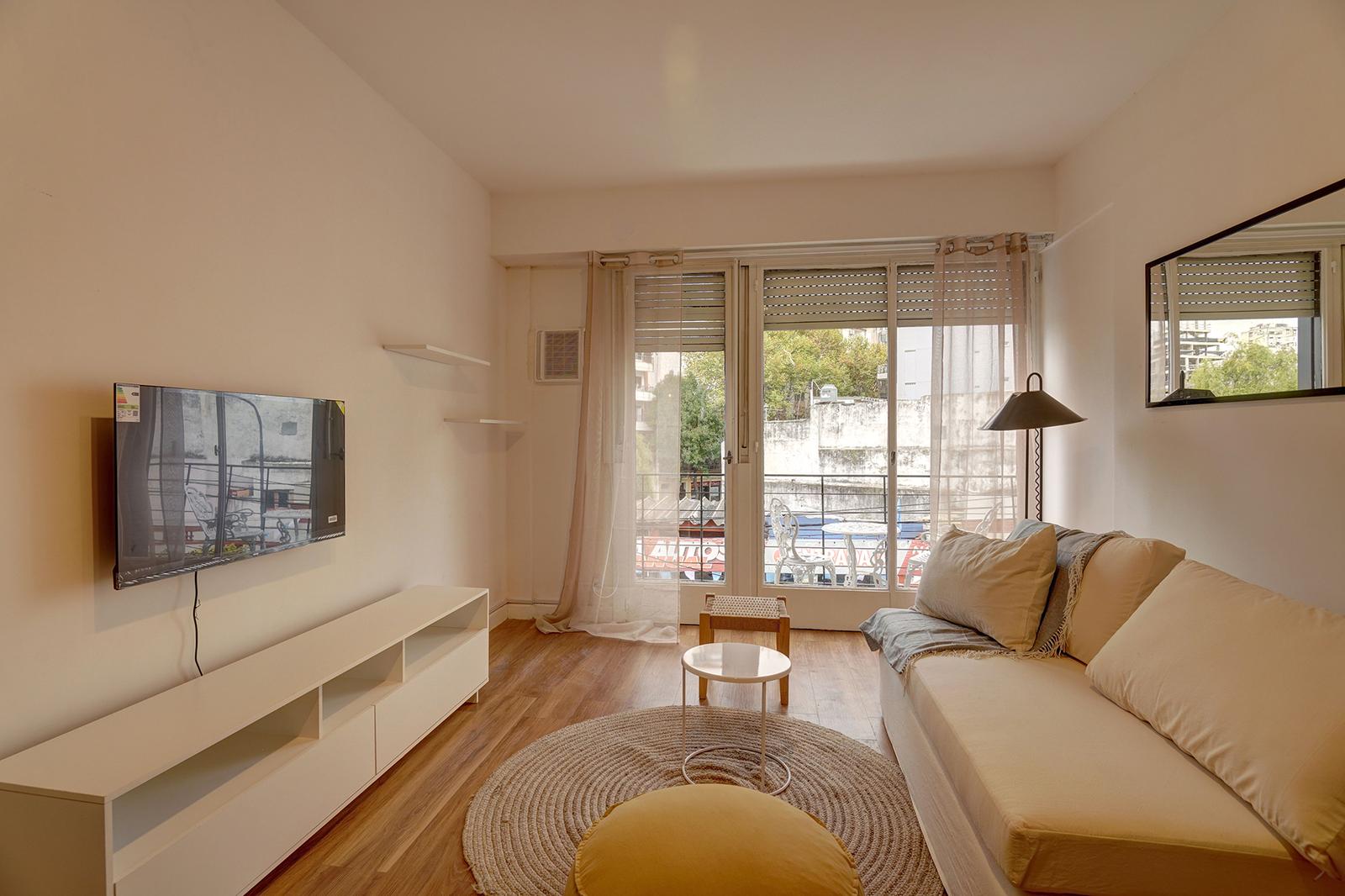 PH amplio, luminoso y ambientado con gusto en Recoleta