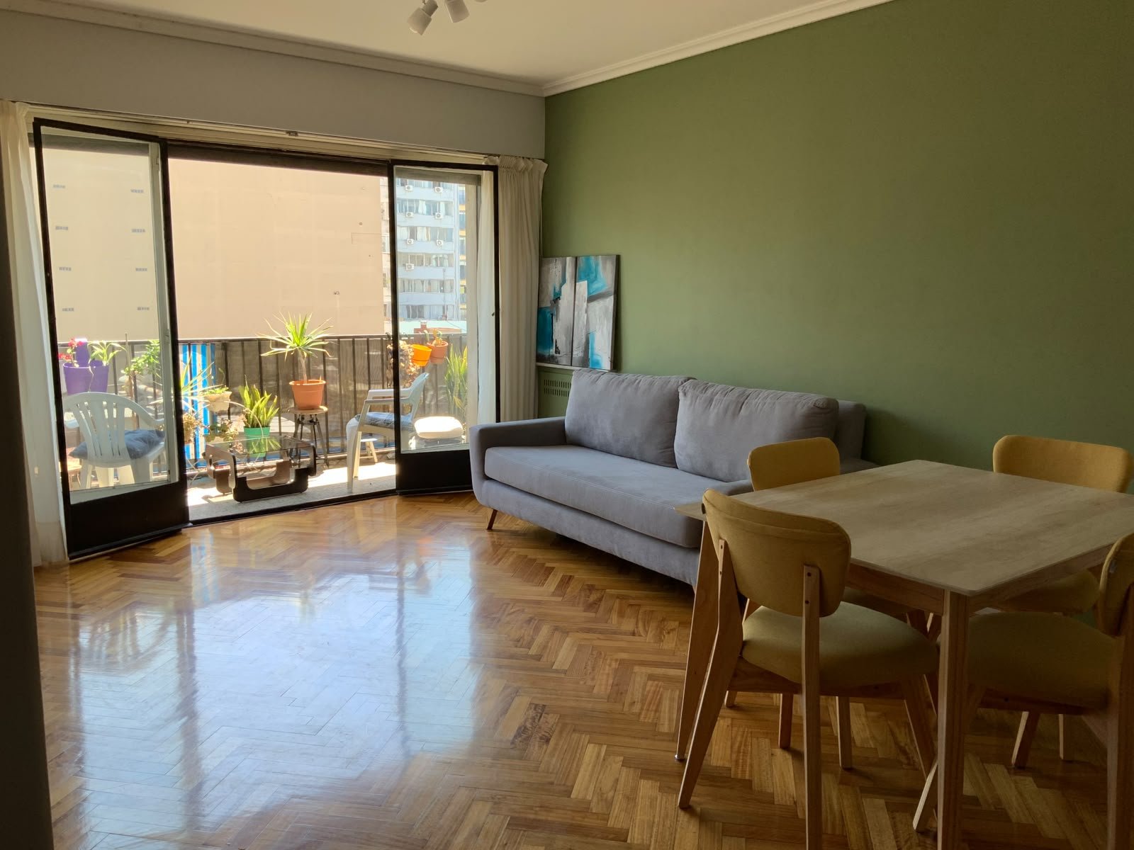 4+ ambientes en Monserrat