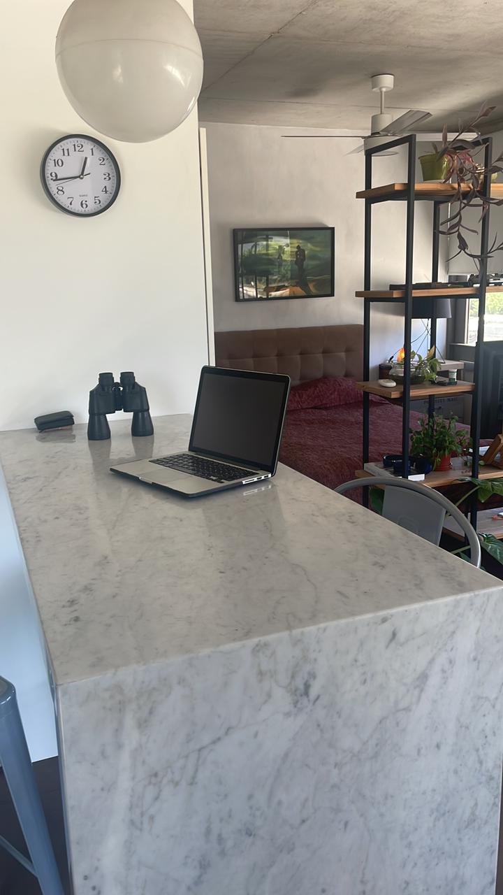 Amplio monoambiente con balcon terraza — foto 3