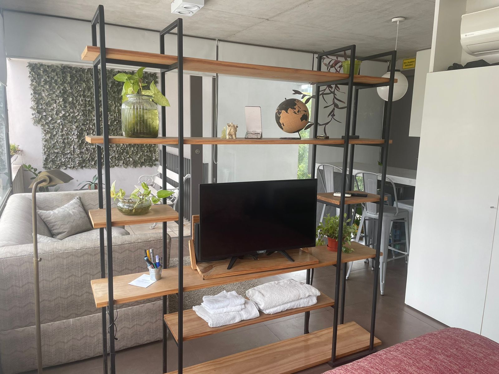 Amplio monoambiente con balcon terraza — foto 5