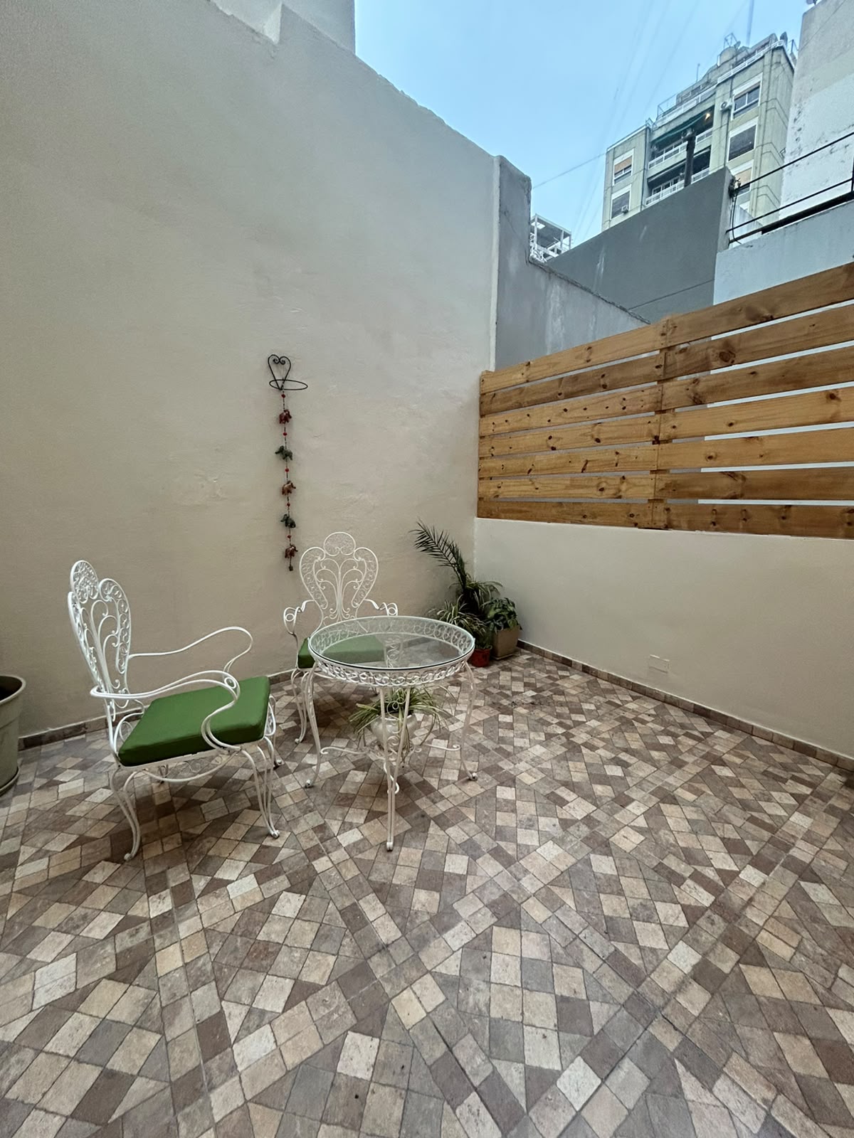 Bonito departamento con patio, al contrafrente