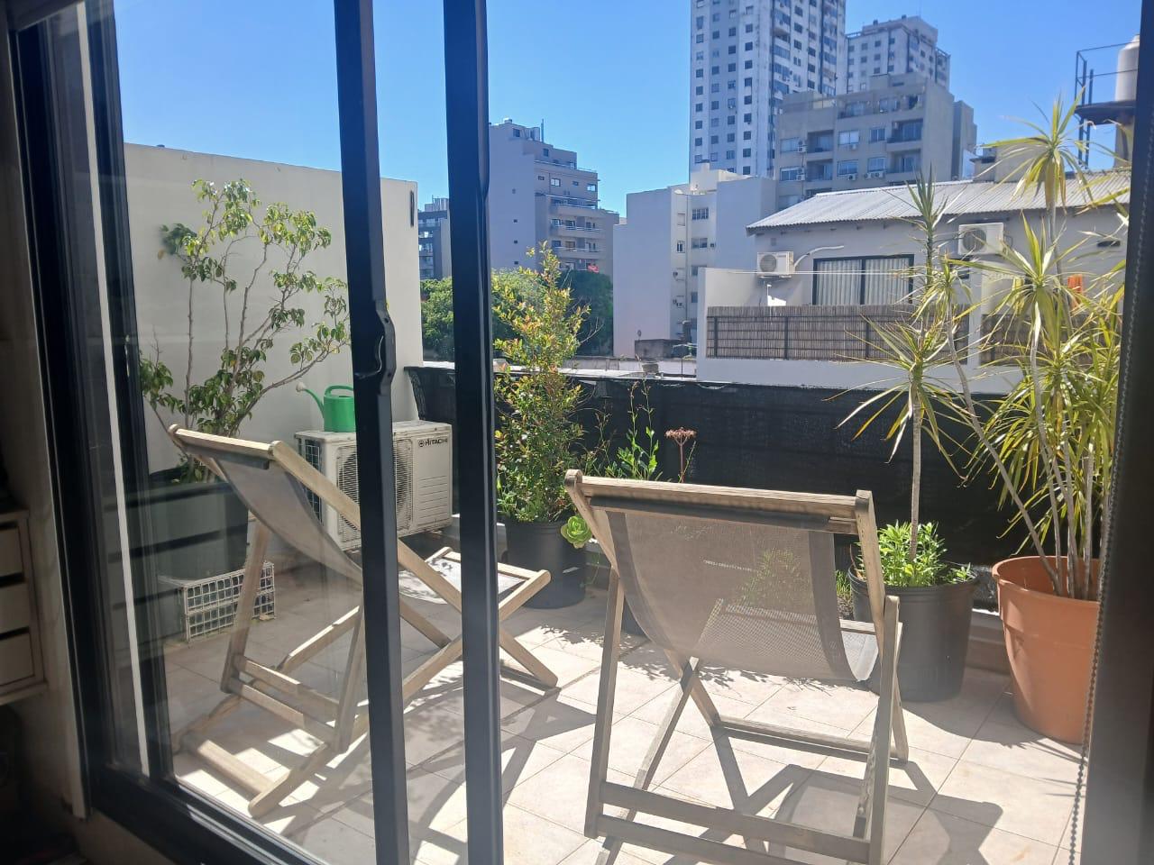 Dúplex 2 ambientes con balcón terraza, servicios incluidos