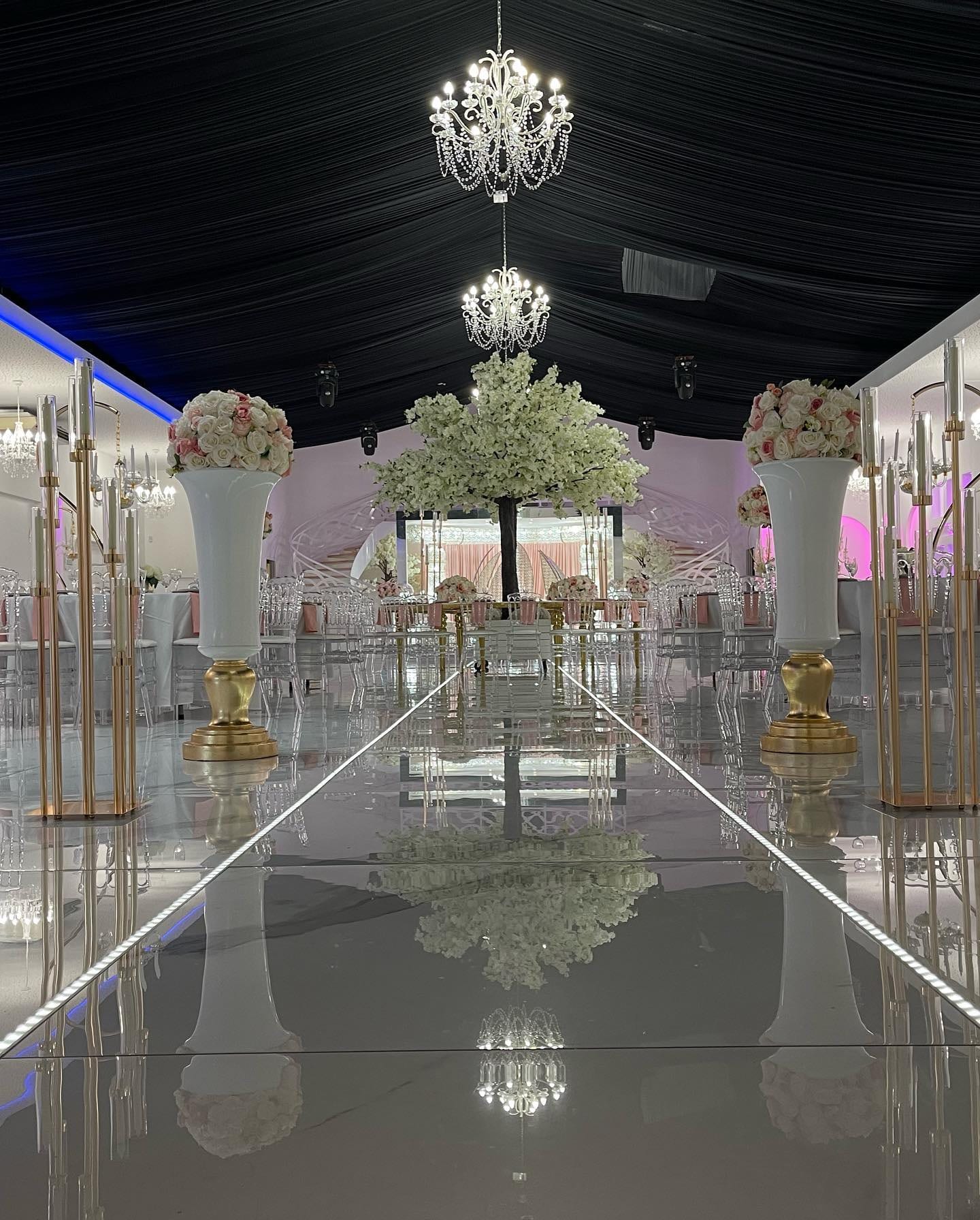 Le Crystal Reception