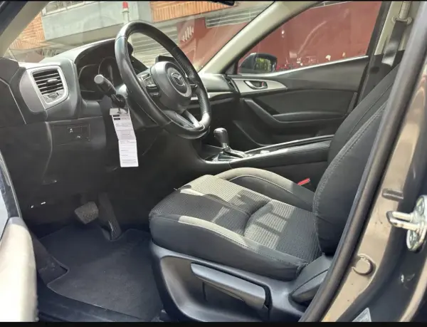 Mazda 3 Touring 2018 — crédito vehicular en Barranquilla, Colombia — miniatura 8