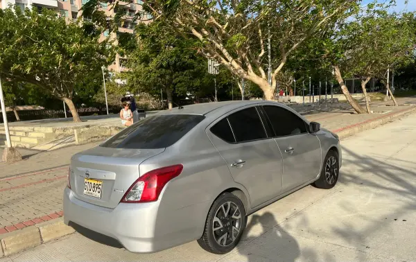 Nissan Versa Advance 1.6 2020 — crédito vehicular en Barranquilla, Colombia — miniatura 4