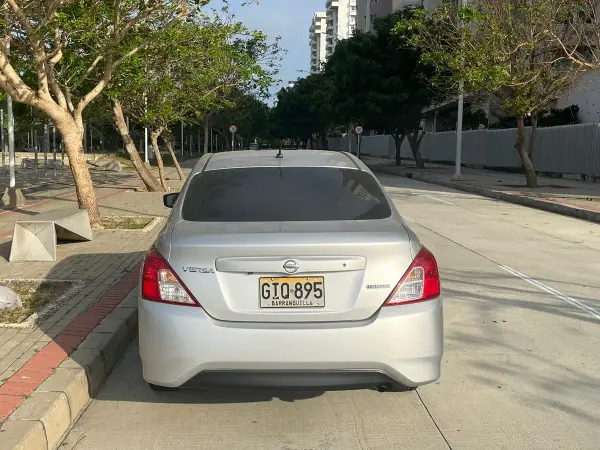 Nissan Versa Advance 1.6 2020 — crédito vehicular en Barranquilla, Colombia — miniatura 5
