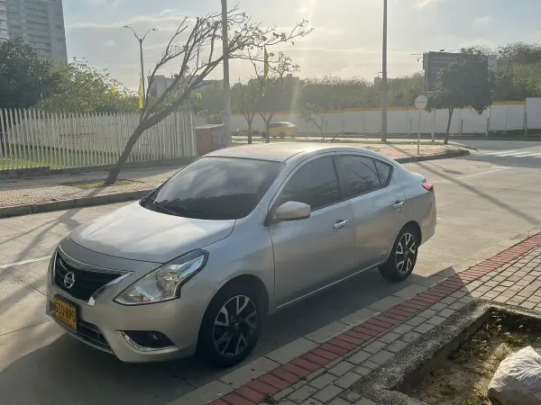 Nissan Versa Advance 1.6 2020 — crédito vehicular en Barranquilla, Colombia — miniatura 6