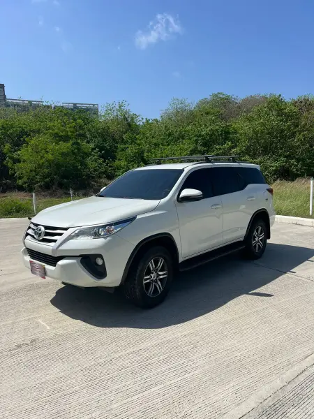 Toyota Fortuner 2019 — crédito vehicular en Barranquilla, Colombia — miniatura 3