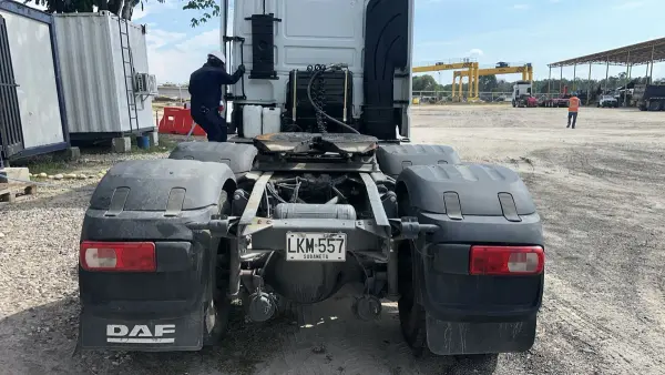 DAF Tractocamión 530 2023 — crédito vehicular en Barranquilla, Colombia — miniatura 4