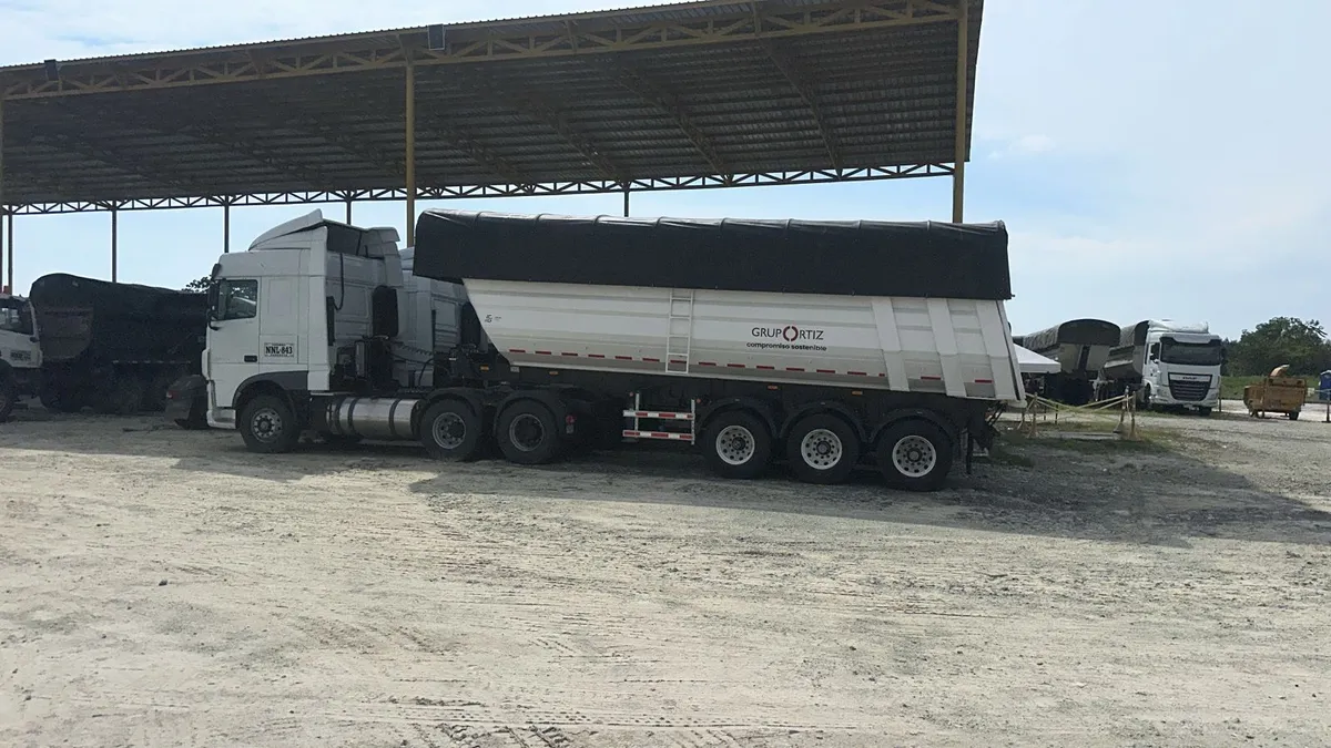 DAF Tractocamión 530 2023 — crédito vehicular en Barranquilla, Colombia — foto 1 de 5