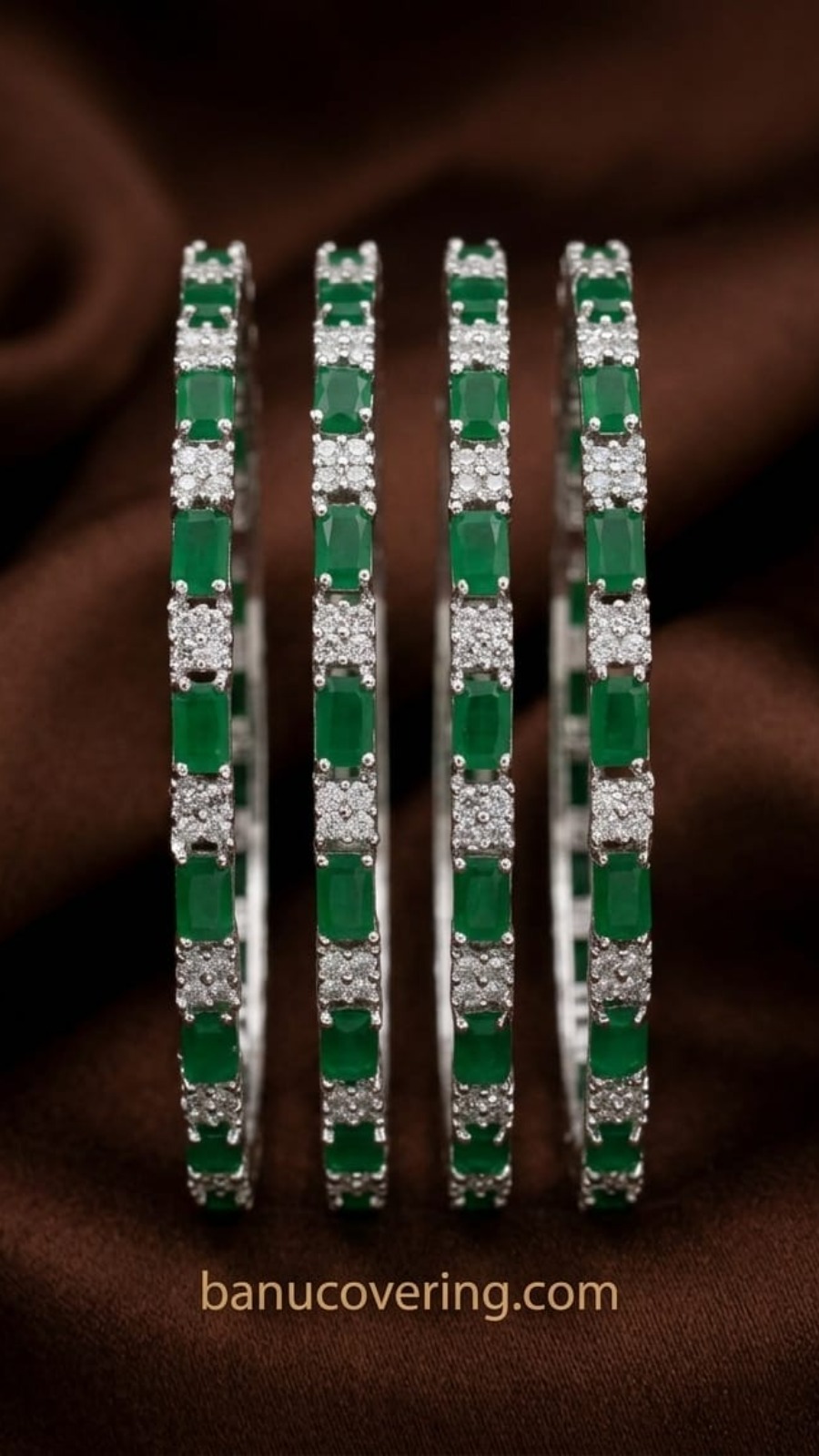 RICH EMBERALD-GREEN BANGLE 1