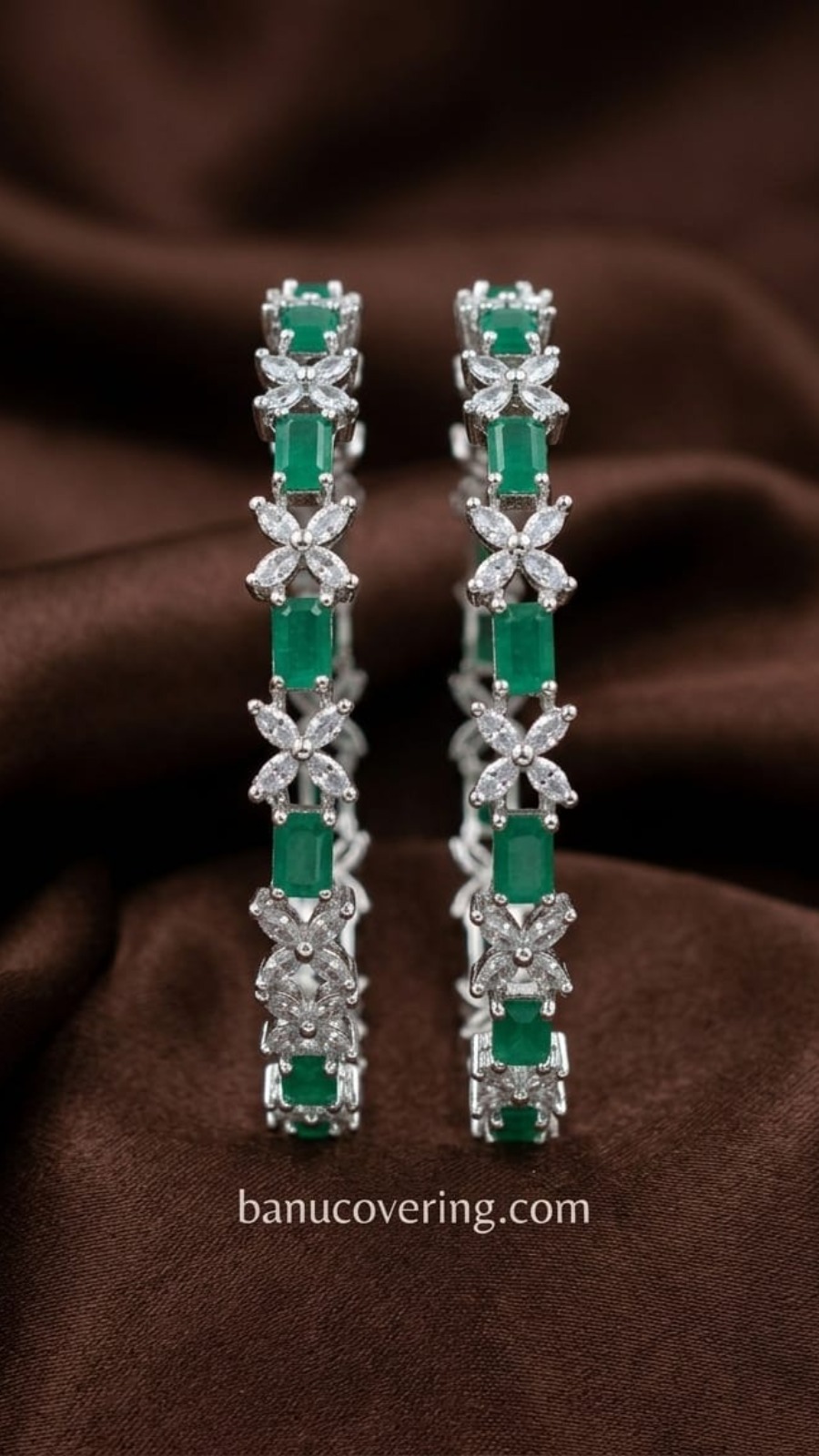 SPARKLING GREEN  DIAMOND BANGLE 1