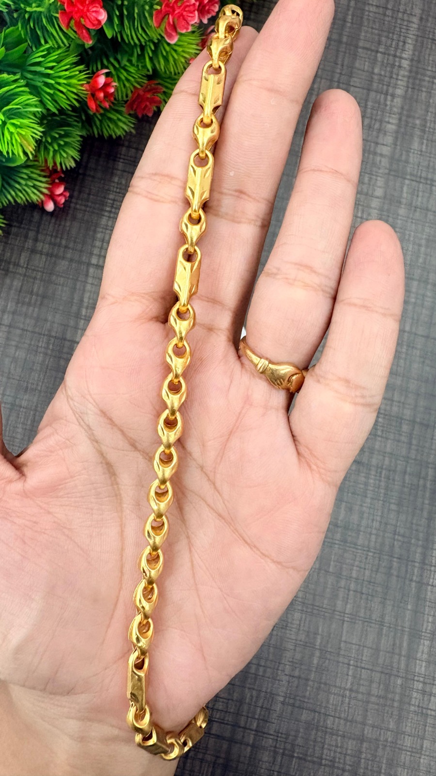 Modern Royal Link Mens Chain (18 inch)
