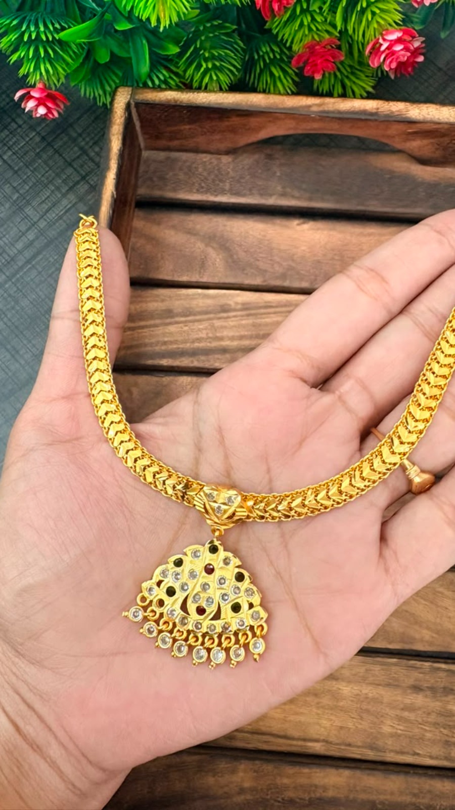 Kemp Fan Pendant Necklace