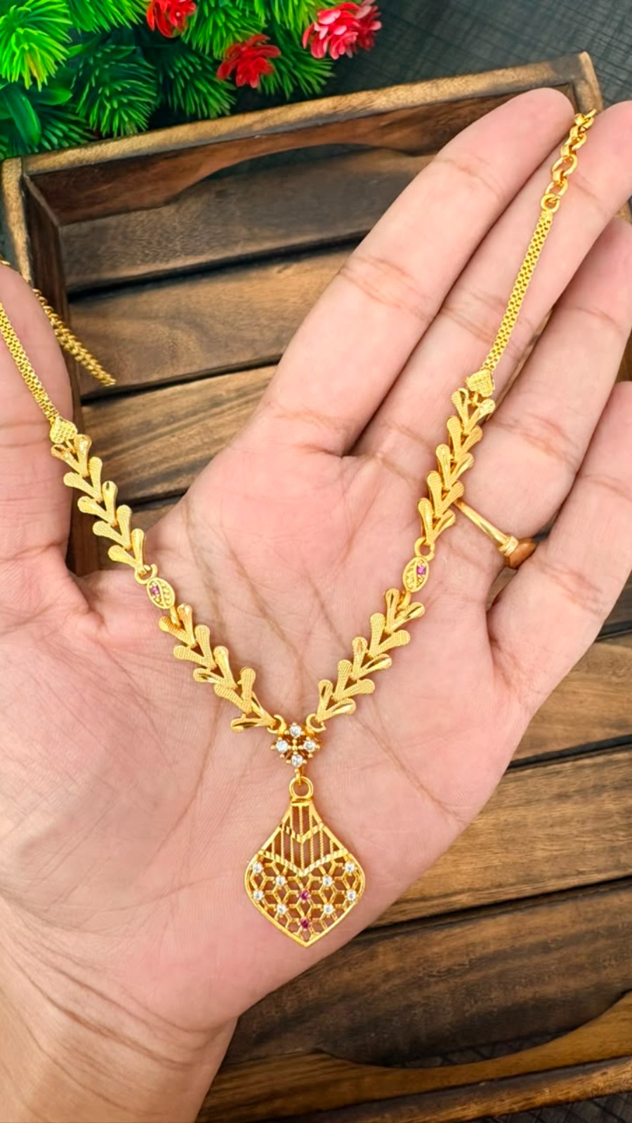 Petal Leaf Elegance Necklace