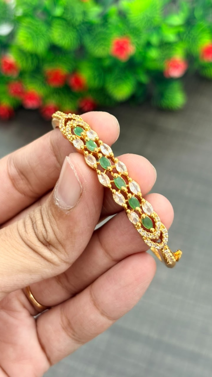 Green Oval Stone bracelet