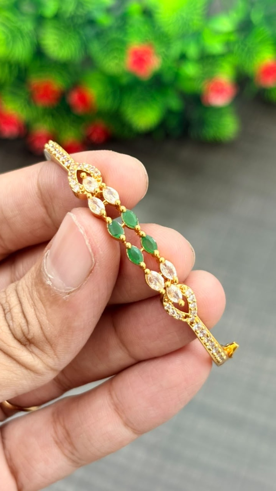 Oval Green Stone Double-Row bracelet