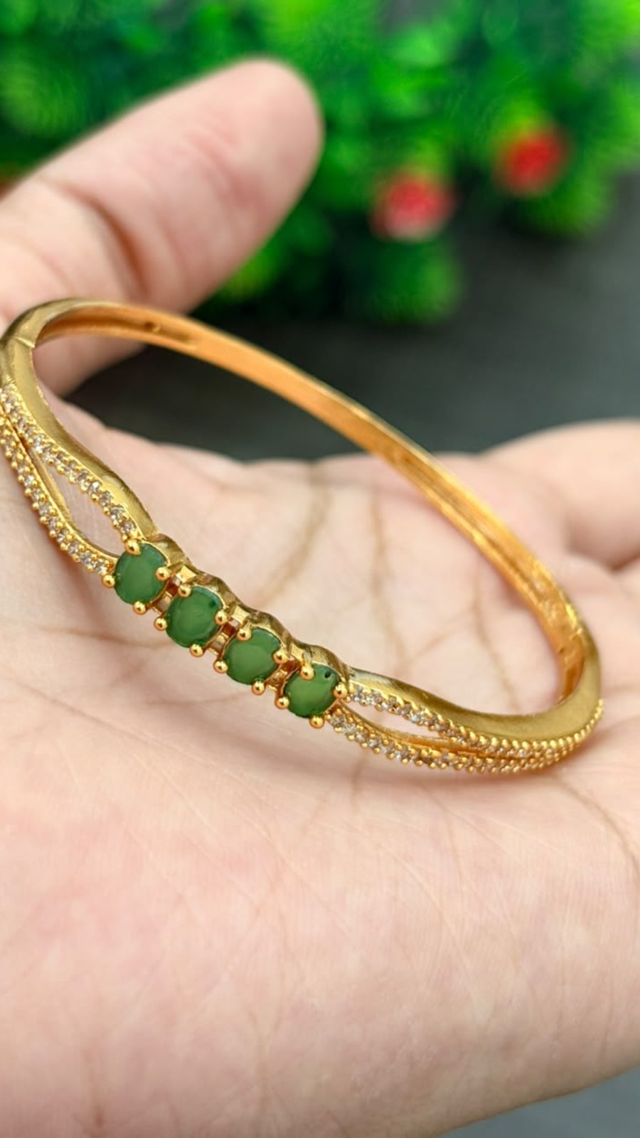 Green Gemstone Gold Bracelet 2