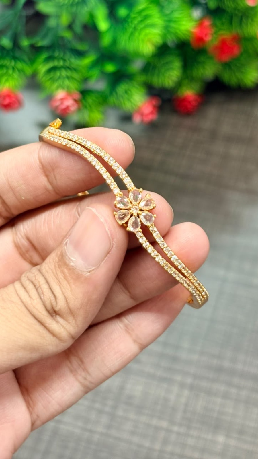 Dainty Crystal Flower Bracelet