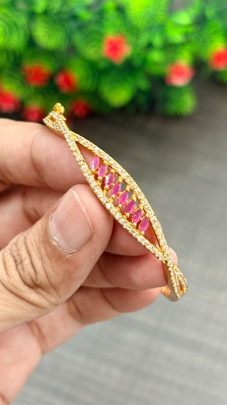 Elegant  Pink Diamond cut Bracelet