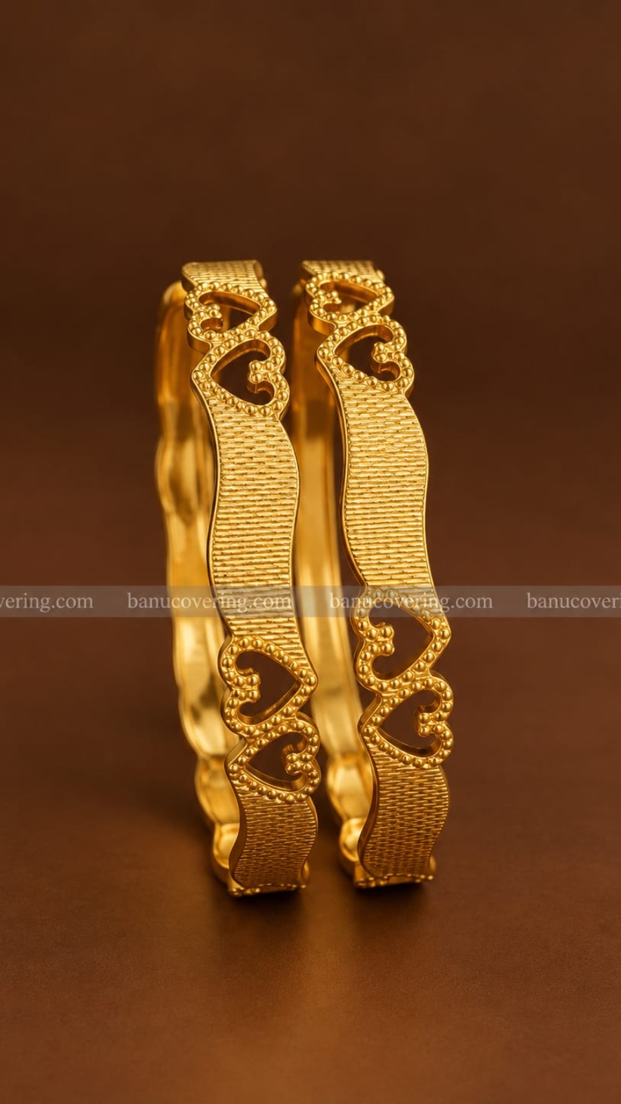 Heart Link Gold Bangle