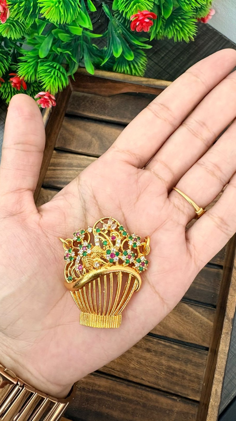 Flower vase-1 pendants - multicolour