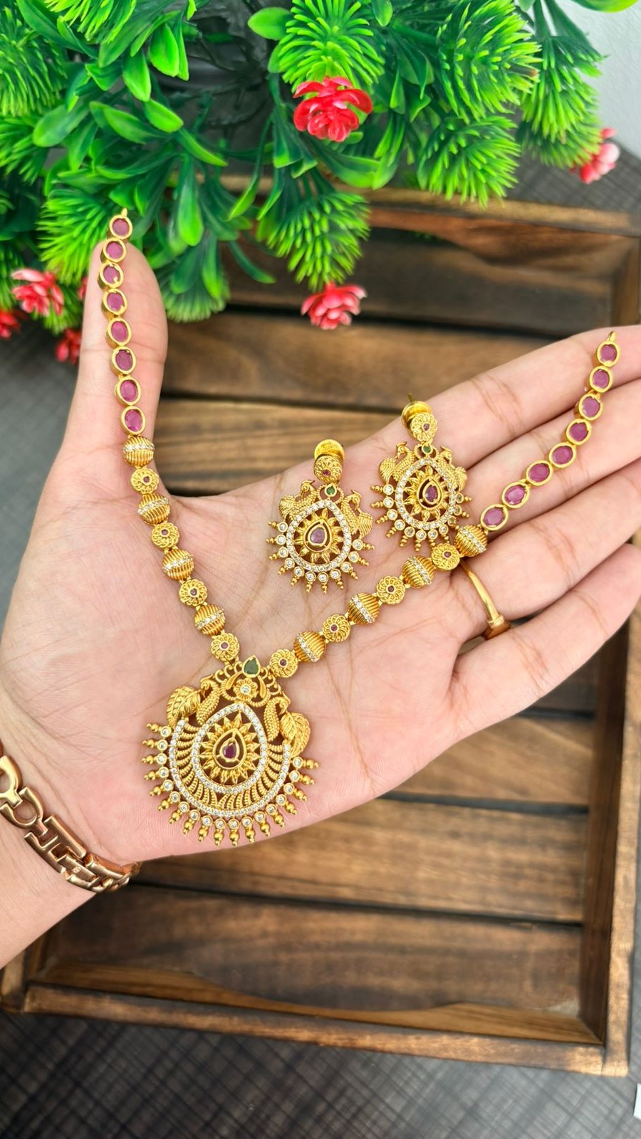 PEACOCK PENDANT NECKLACE 1