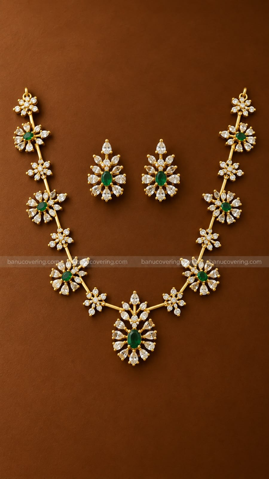 Emerald Bloom Necklace 1