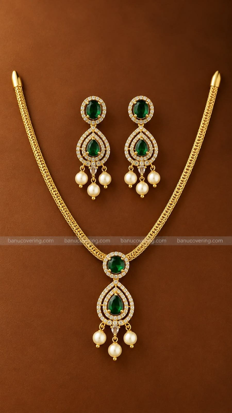 Emerald Pendant Necklace 1