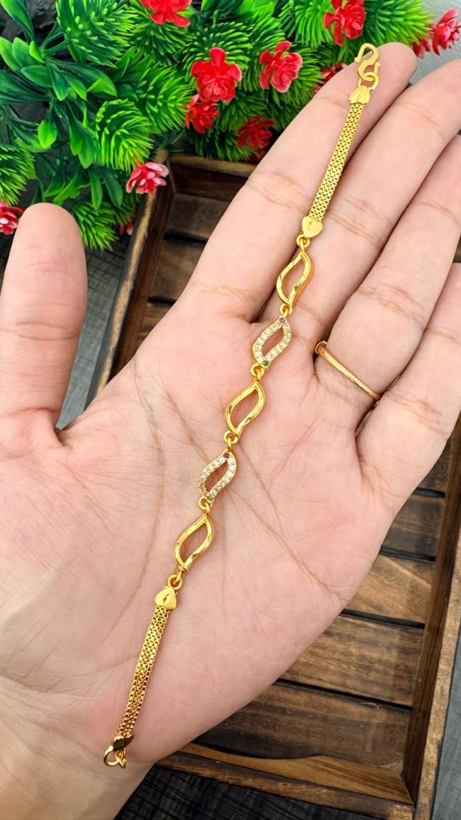 CHAMR LEAF BRACELET- MULTI COLOR STONE 1