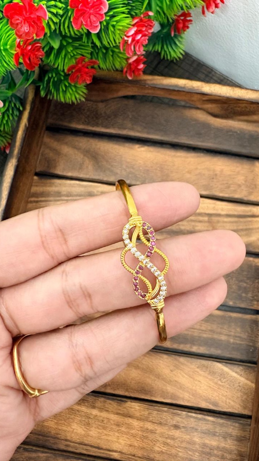 INFINITY GLOW BRACELET-PINK STONE 1